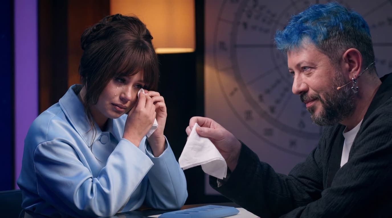 Сцена из эфира: Слёзы Олеси и «дать платочек»
